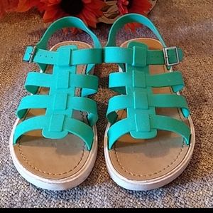 EASOS GEAL SANDALS 😍